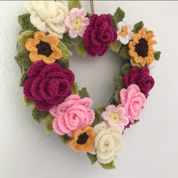 Crochet flowers wreaths, handmade flower wreaths - Picture 3 of 9